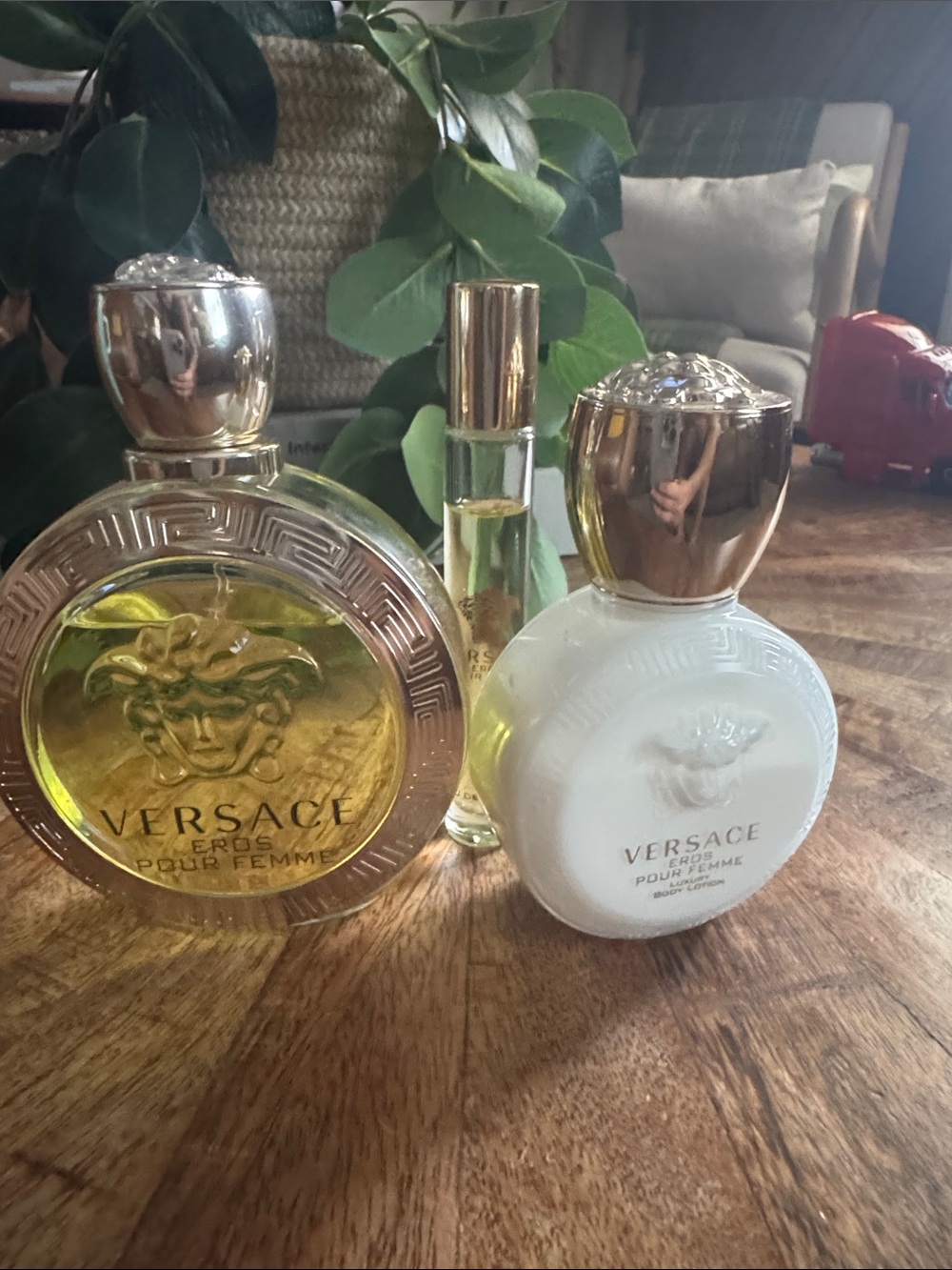 3.4 oz Versace Eros Pour Femme Trio in Gold and White